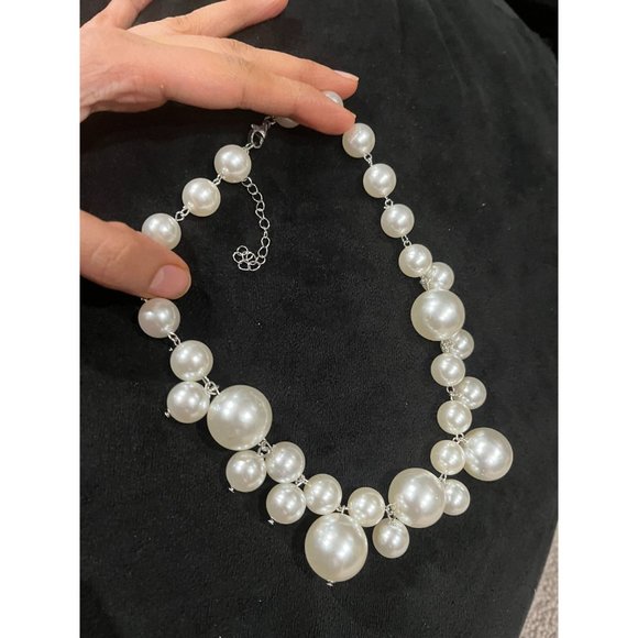 Big White pearl choker , white bead , chunky big white pearl off white shiny - Picture 5 of 9